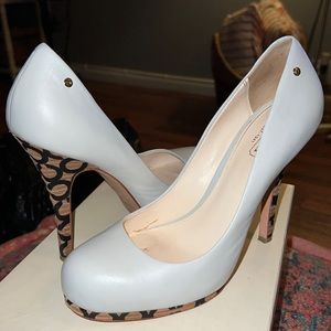 Authentic Coach Alexa Soft Calf pumps